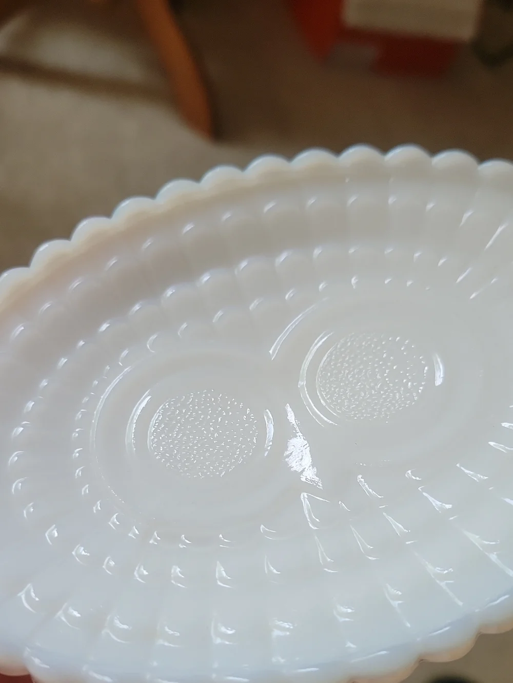 Avon Vintage White Owl Face Milk Glass Footed Pedestal Soap Dish Tray